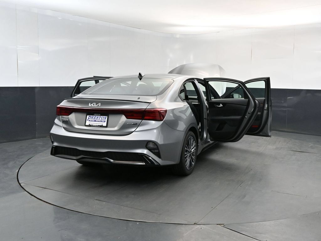 Certified 2022 Kia Forte GT-Line FWD image 29
