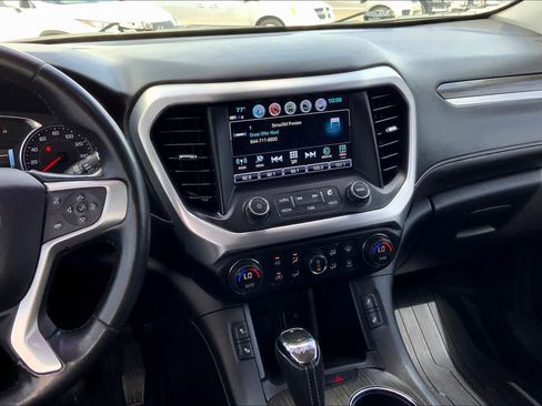 Used 2019 GMC Acadia SLT w/ Black Edition image 7