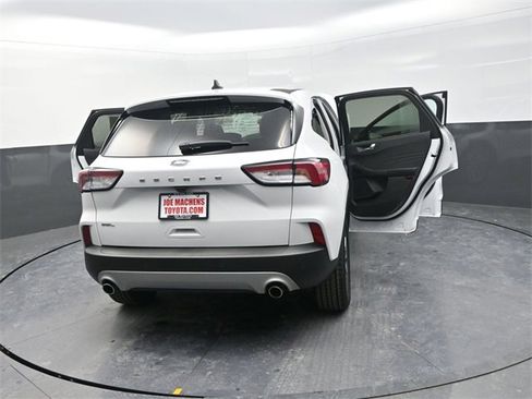 Used 2022 Ford Escape SEL image 40