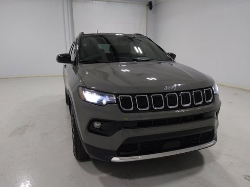 Used 2023 Jeep Compass Limited AWD/4WD image 14