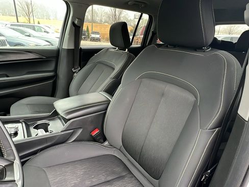 Used 2023 Jeep Grand Cherokee L Laredo image 18