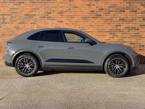 New 2025 Porsche Macan Electric RWD image 8
