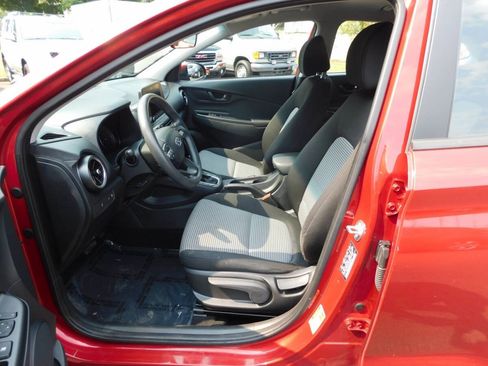 Used 2023 Hyundai Kona SE FWD image 6