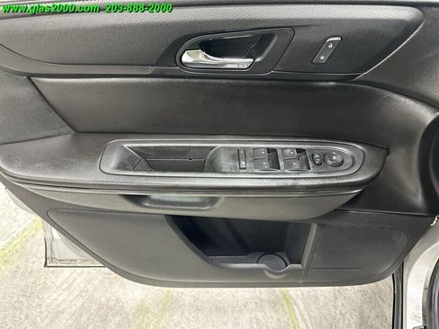 Used 2015 GMC Acadia SLE image 21