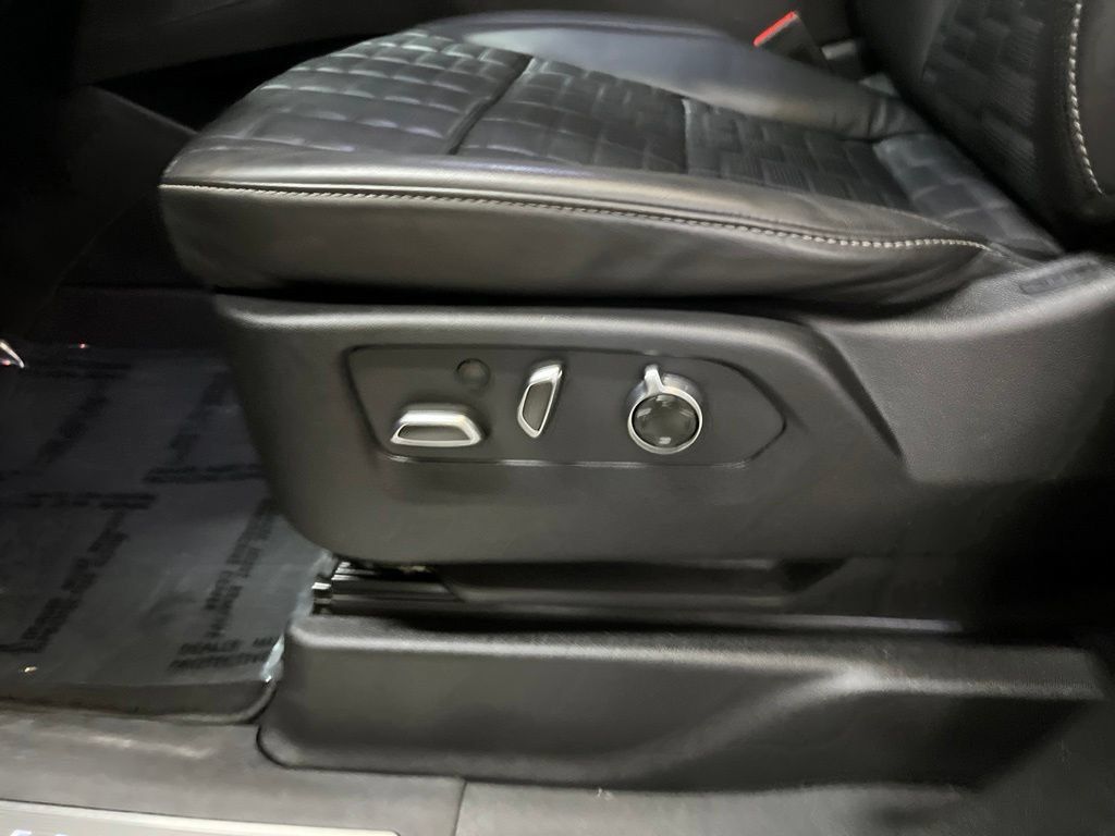 Used 2023 Cadillac Escalade Sport Platinum AWD/4WD image 14