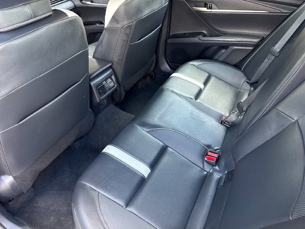 Used 2025 Toyota Camry SE FWD image 11