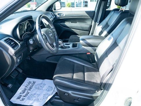 Certified 2021 Jeep Grand Cherokee Laredo X image 15