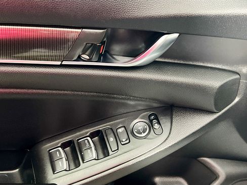 Used 2021 Honda Accord Sport image 16