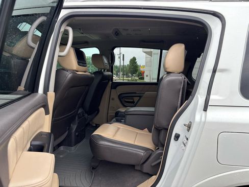 Used 2015 Nissan Armada Platinum w/ Platinum Reserve Package AWD/4WD image 34