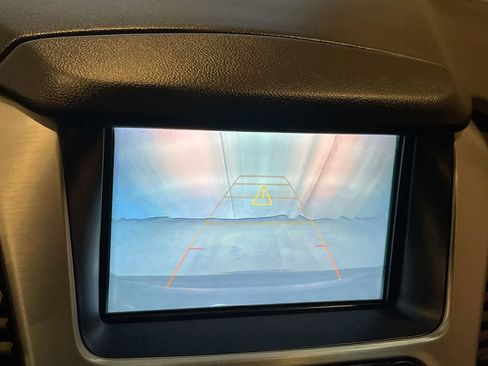 Used 2019 GMC Yukon XL SLT w/ Open Road Package image 17