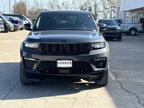 Used 2024 Jeep Grand Cherokee Limited w/ Luxury Tech Group II image 16