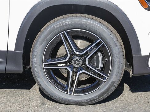 Used 2024 Mercedes-Benz GLB 250 4MATIC image 11