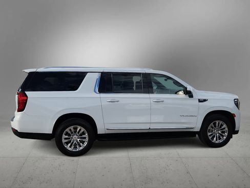 Used 2021 GMC Yukon XL SLT w/ Rear Media and Nav Package image 9