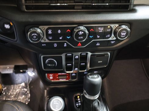 Certified 2026 Jeep Wrangler Unlimited Sport AWD/4WD image 29