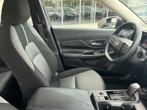 Used 2026 Nissan Sentra SV w/ Floor Mat Package FWD image 10