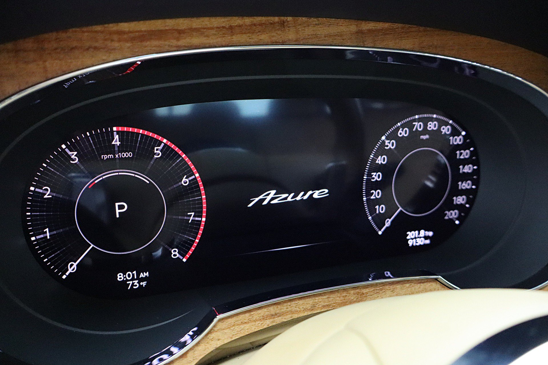 Used 2025 Bentley Bentayga AWD/4WD image 27