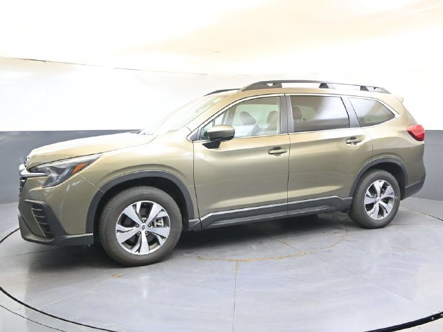 Used 2025 Subaru Ascent Premium AWD/4WD image 2