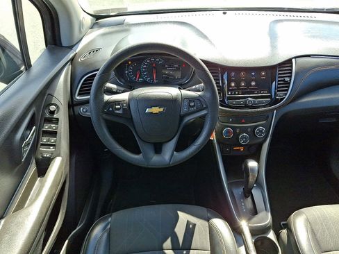 Used 2022 Chevrolet Trax LT image 11
