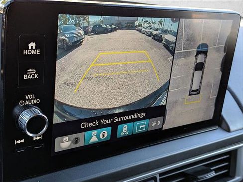 Used 2025 Honda Pilot Elite image 14