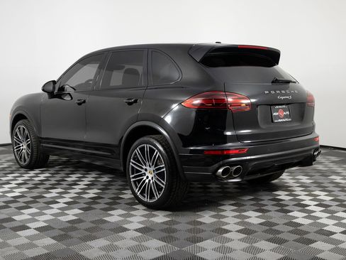 Used 2017 Porsche Cayenne S image 4