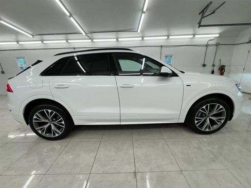 Used 2021 Audi Q8 Premium AWD/4WD image 4