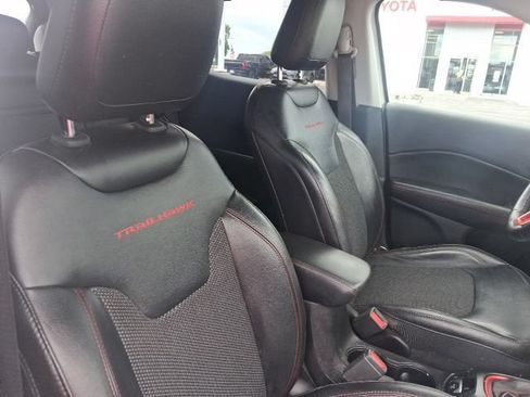Used 2019 Jeep Compass Trailhawk w/ Cold Weather Group AWD/4WD image 12