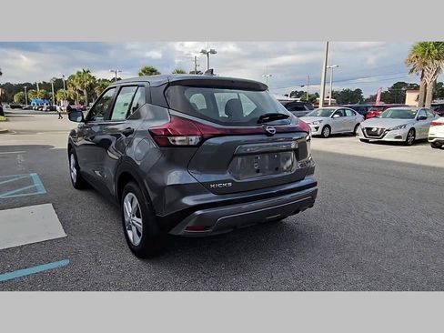 New 2025 Nissan Kicks Play S image 32