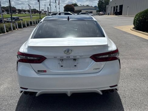 Used 2022 Toyota Camry XSE FWD image 5