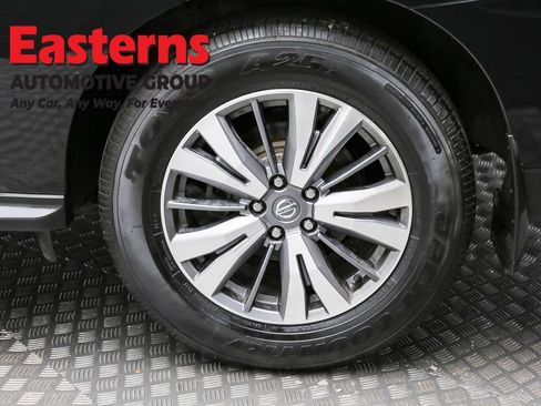 Used 2020 Nissan Pathfinder S image 8