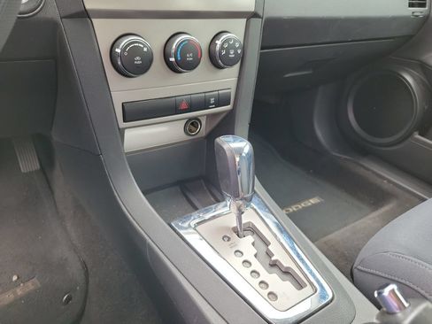 Used 2010 Dodge Avenger SXT FWD image 15