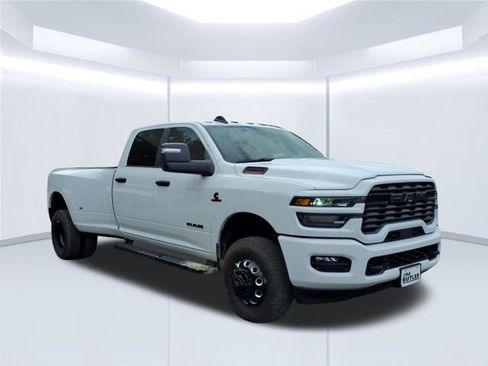 New 2026 RAM 3500 Big Horn AWD/4WD image 25