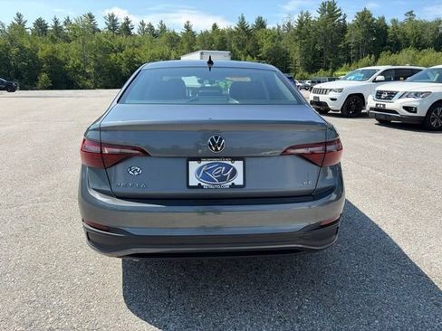 Used 2024 Volkswagen Jetta SE FWD image 5