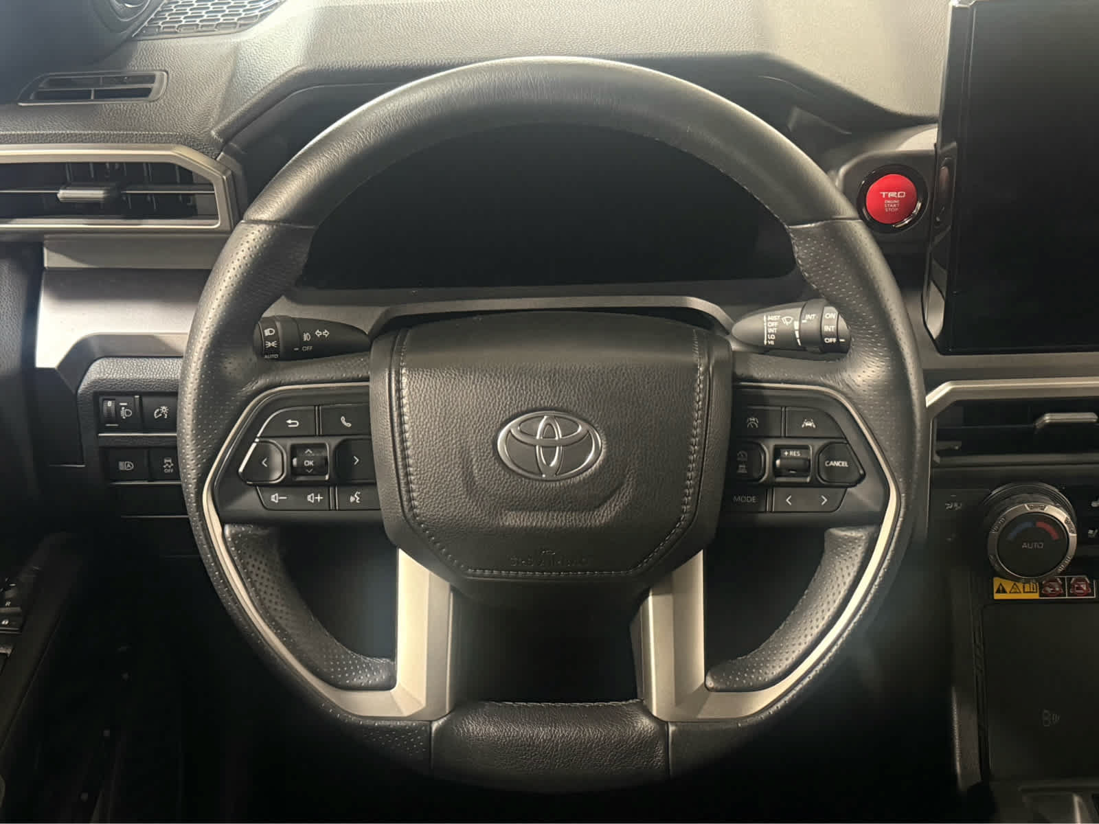 Used 2025 Toyota 4Runner TRD Off-Road Premium AWD/4WD image 17
