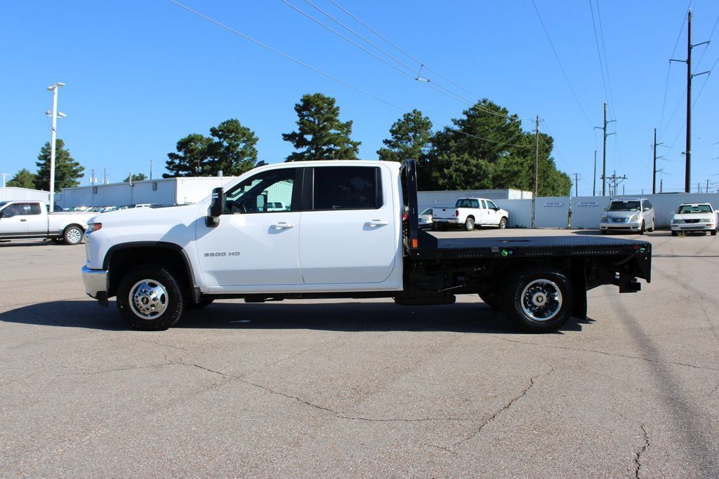 Used 2022 Chevrolet Silverado 3500 LT w/ Convenience Package AWD/4WD image 3
