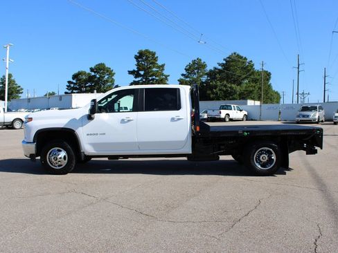 Used 2022 Chevrolet Silverado 3500 LT w/ Convenience Package AWD/4WD image 3
