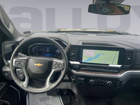 Used 2026 Chevrolet Silverado 2500 LT w/ Convenience Package AWD/4WD image 12
