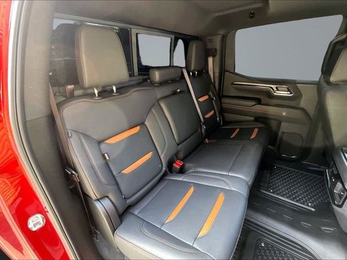 Used 2025 GMC Sierra 1500 AT4 w/ AT4 Premium Package AWD/4WD image 28
