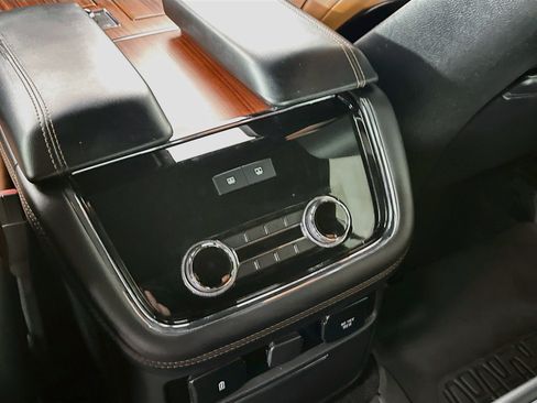 Used 2019 Lincoln Navigator Reserve w/ Cargo Package AWD/4WD image 29
