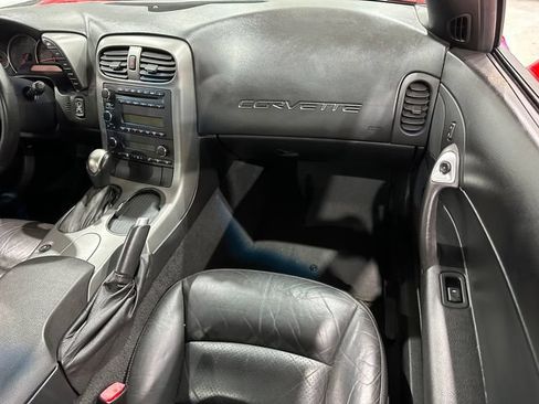 Used 2007 Chevrolet Corvette Coupe w/ Preferred Equipment Group RWD image 12