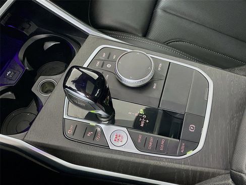 Used 2022 BMW 330i xDrive Sedan w/ Premium Package 2 image 21