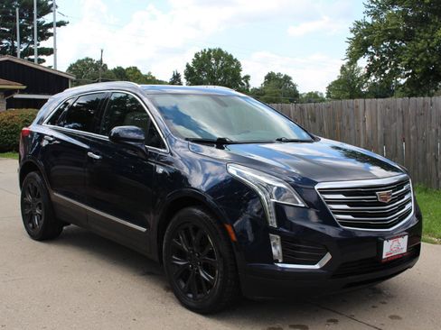Used 2017 Cadillac XT5 Luxury AWD/4WD image 2