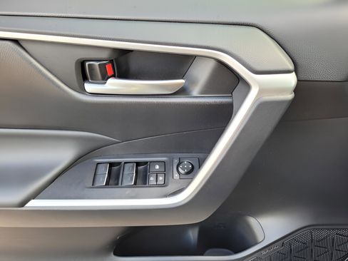 Certified 2023 Toyota RAV4 XLE Premium image 24