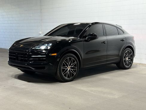 Used 2025 Porsche Cayenne Coupe image 9