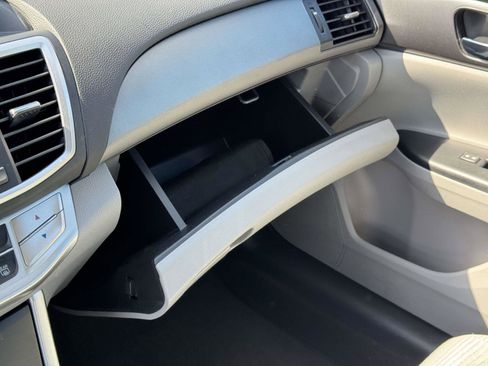 Used 2014 Honda Accord LX image 31