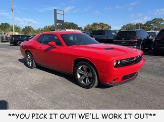 Used 2016 Dodge Challenger SXT image 1
