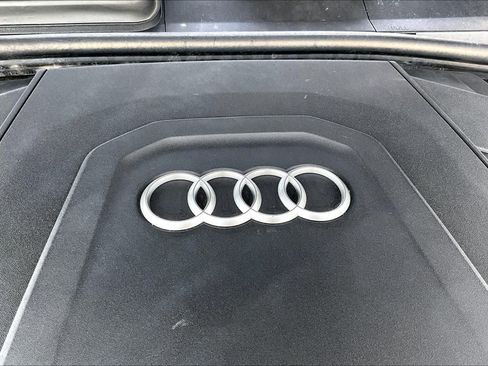 Used 2020 Audi Q8 Prestige AWD/4WD image 32