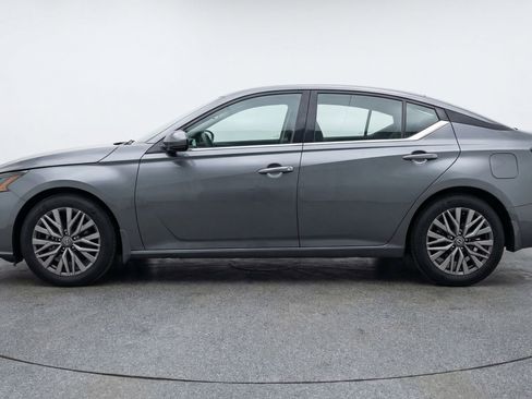 Used 2025 Nissan Altima 2.5 SV image 5