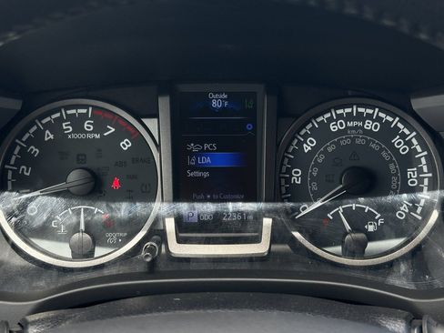 Used 2021 Toyota Tacoma TRD Pro AWD/4WD image 24