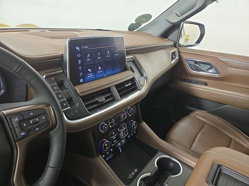 Certified 2023 Chevrolet Suburban High Country image 26