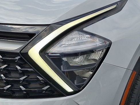 Certified 2023 Kia Sportage X-Line image 9